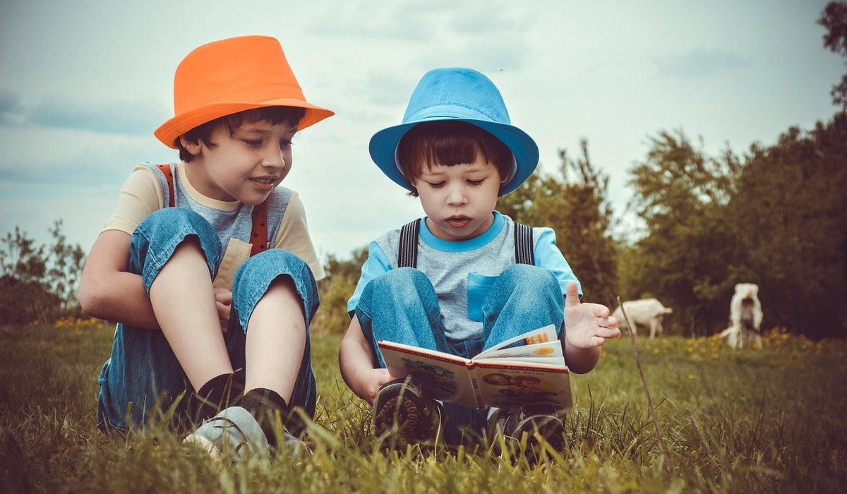 Choosing bilingual books for young children starting school